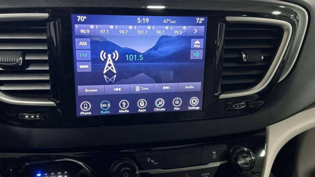 2018 Chrysler Pacifica Hybrid 2C4RC1H70JR183686