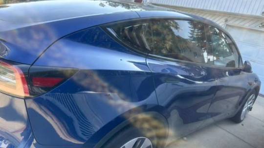 2021 Tesla Model Y 5YJYGDEE7MF262972