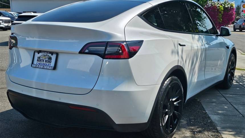 2021 Tesla Model Y 5YJYGDEE9MF098320