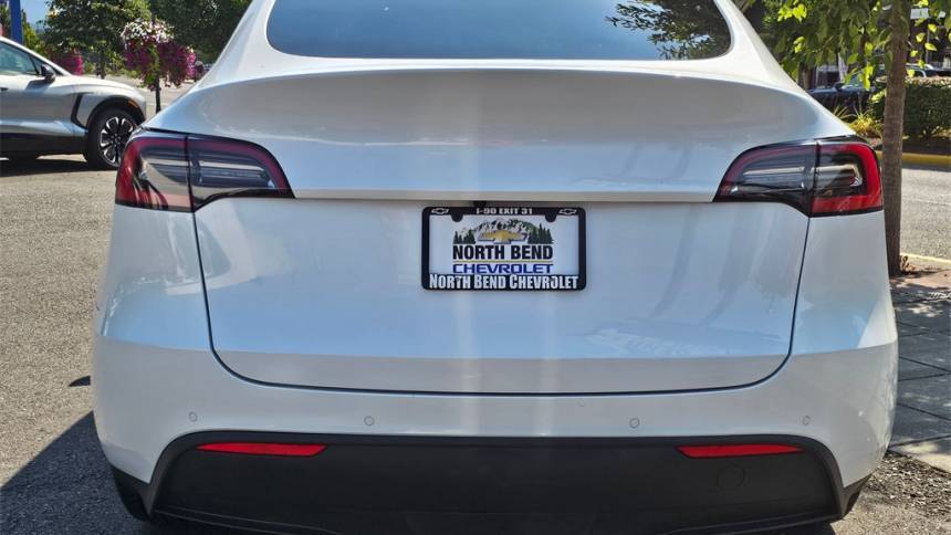 2021 Tesla Model Y 5YJYGDEE9MF098320