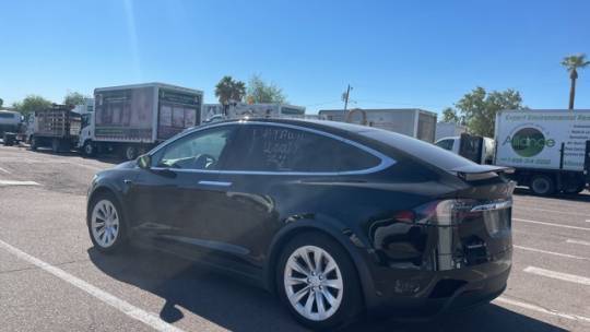 2017 Tesla Model X 5YJXCDE21HF075195