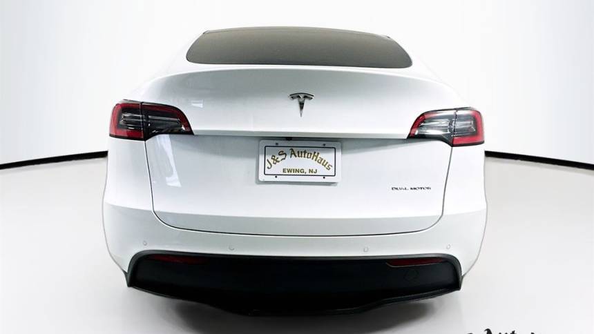 2021 Tesla Model Y 5YJYGDEE8MF062084