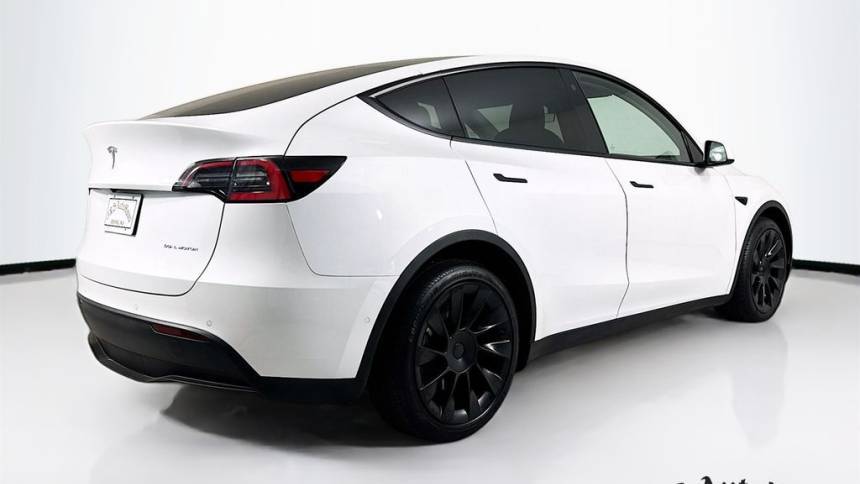 2021 Tesla Model Y 5YJYGDEE8MF062084