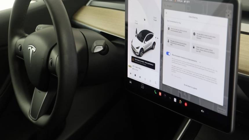 2021 Tesla Model Y 5YJYGDEE2MF094660