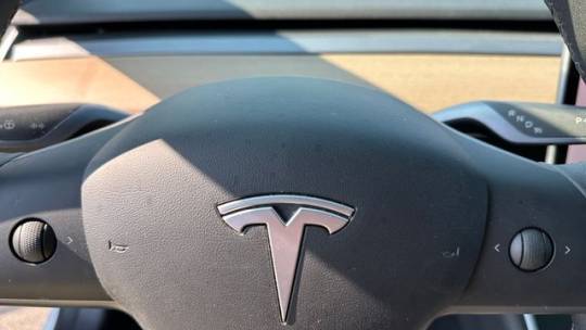 2020 Tesla Model 3 5YJ3E1EB4LF637137