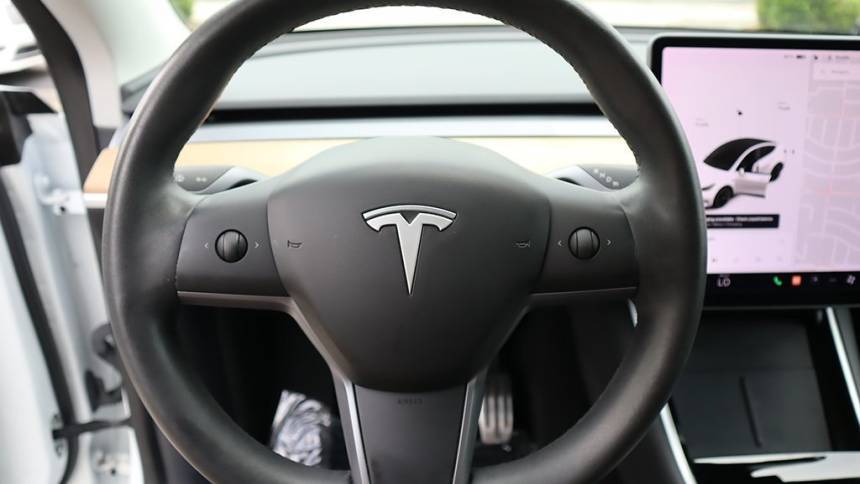 2020 Tesla Model Y 5YJYGDEF8LF002782