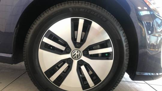 2018 Volkswagen e-Golf WVWPR7AU7JW911214