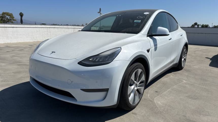 2021 Tesla Model Y 5YJYGDEE3MF085675