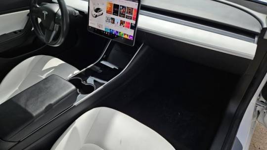 2019 Tesla Model 3 5YJ3E1EA2KF417744