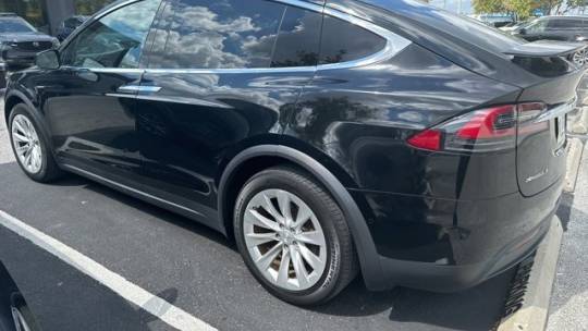 2017 Tesla Model X 5YJXCDE25HF059128