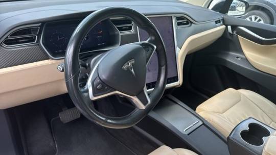 2017 Tesla Model X 5YJXCDE25HF059128