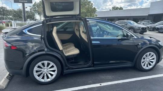 2017 Tesla Model X 5YJXCDE25HF059128