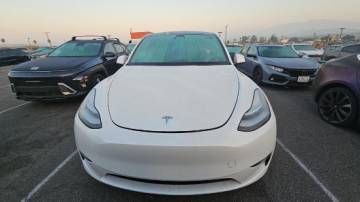 2021 Tesla Model Y 5YJYGDEEXMF215208