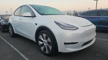 2021 Tesla Model Y 5YJYGDEEXMF215208