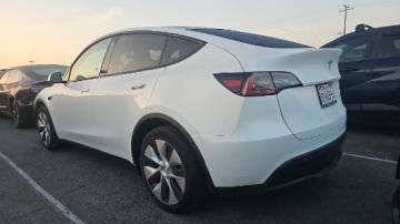 2021 Tesla Model Y 5YJYGDEEXMF215208