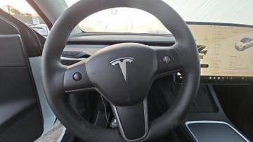 2021 Tesla Model Y 5YJYGDEEXMF215208