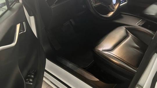 2016 Tesla Model S 5YJSA1E27GF154674