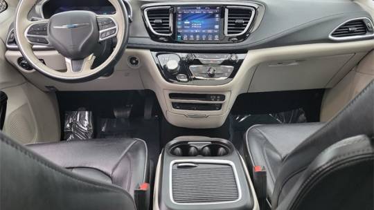 2018 Chrysler Pacifica Hybrid 2C4RC1N74JR318284