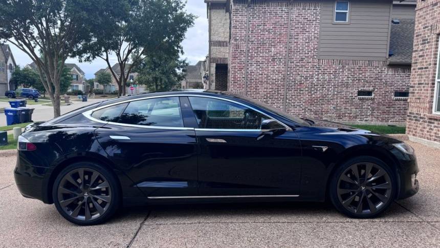 2018 Tesla Model S 5YJSA1E23JF272812