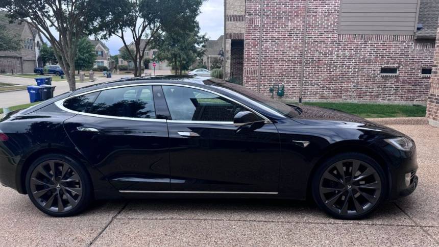 2018 Tesla Model S 5YJSA1E23JF272812