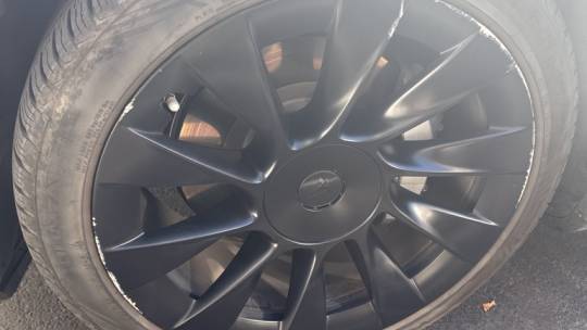 2021 Tesla Model Y 5YJYGDEEXMF097709