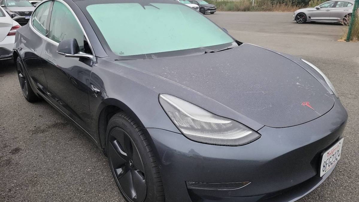 2018 Tesla Model 3 5YJ3E1EA3JF037164