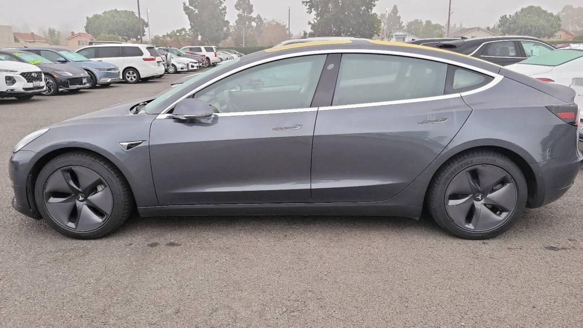 2018 Tesla Model 3 5YJ3E1EA3JF037164