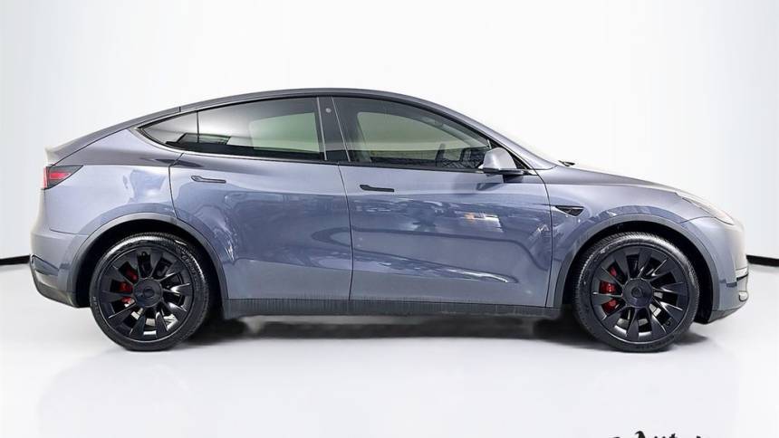 2021 Tesla Model Y 5YJYGDEE2MF076658