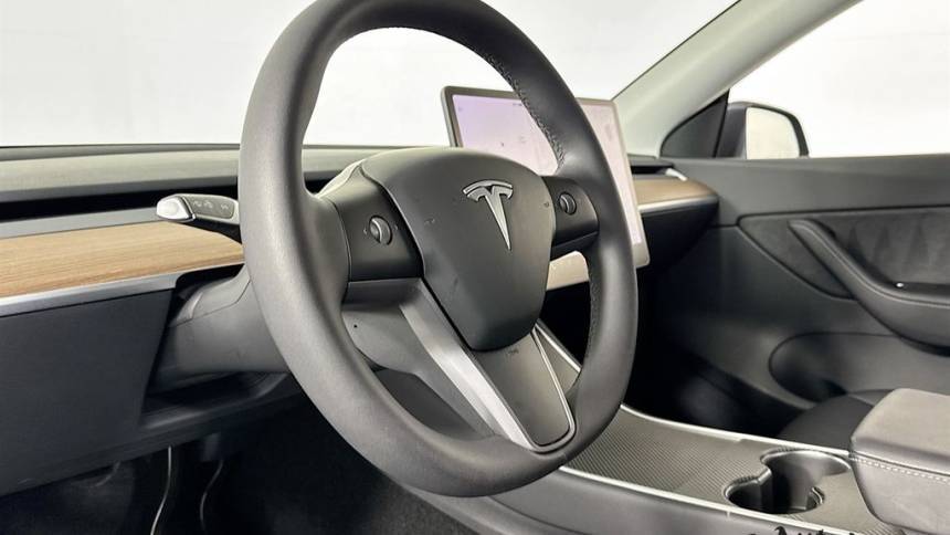 2021 Tesla Model Y 5YJYGDEE2MF076658