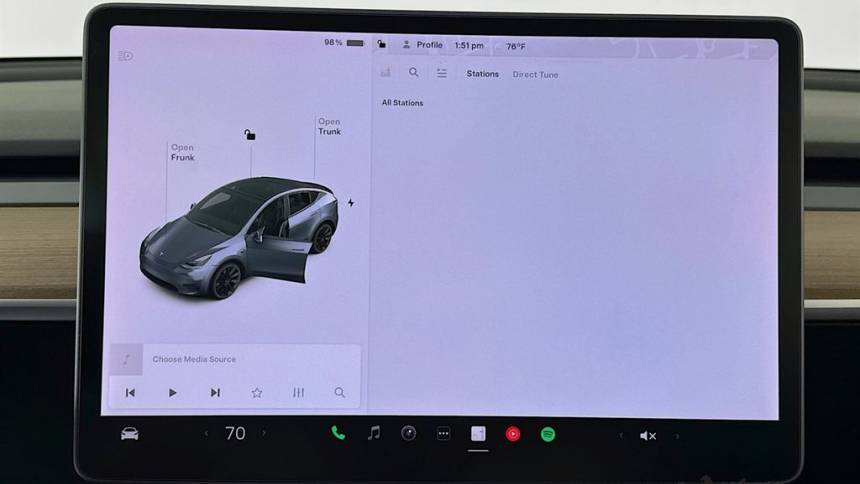 2021 Tesla Model Y 5YJYGDEE2MF076658