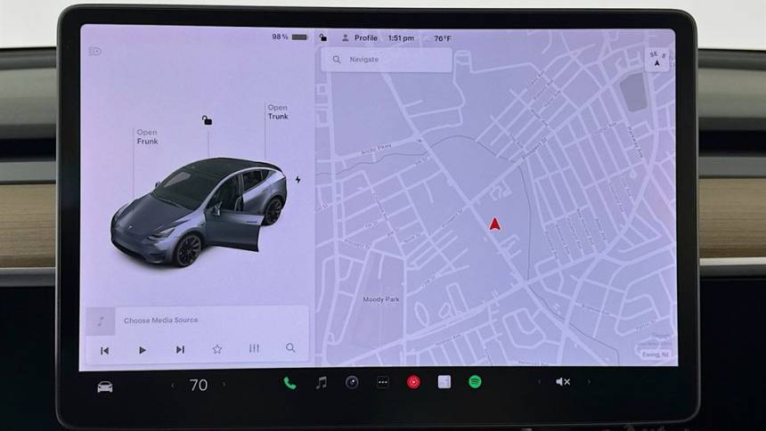 2021 Tesla Model Y 5YJYGDEE2MF076658