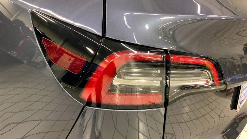 2021 Tesla Model Y 5YJYGDEE6MF179484