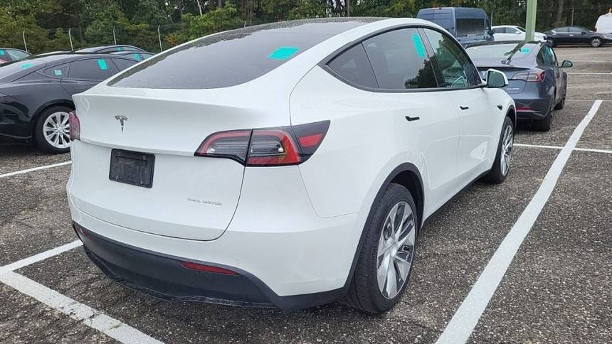 2021 Tesla Model Y 5YJYGDEE0MF257533