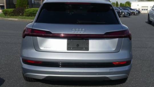 2019 Audi e-tron WA1VAAGE6KB021897