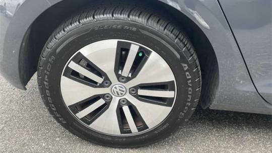 2017 Volkswagen e-Golf WVWKR7AU8HW954318