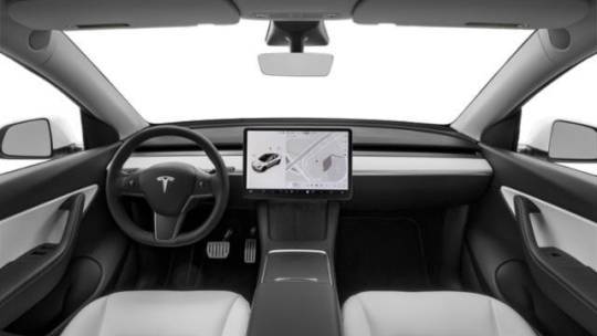 2021 Tesla Model Y 5YJYGDEE6MF228585