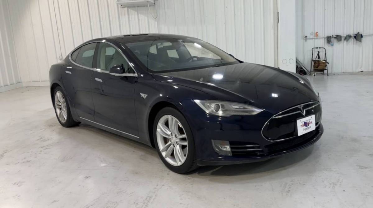 2014 Tesla Model S 5YJSA1S15EFP43246