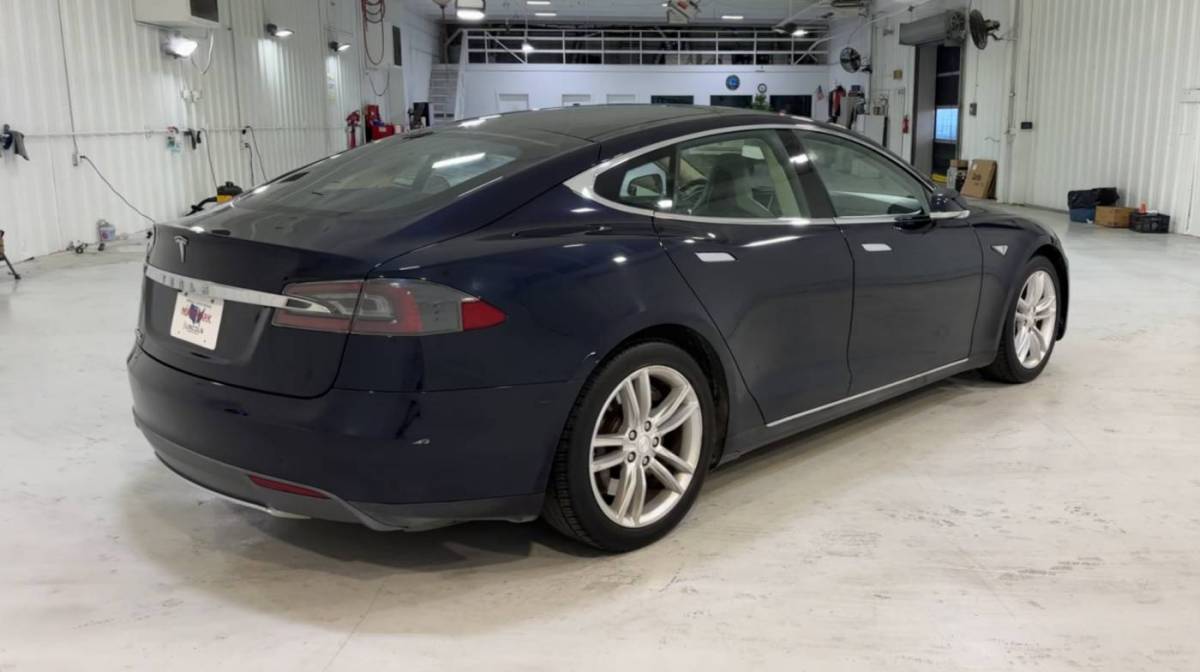 2014 Tesla Model S 5YJSA1S15EFP43246