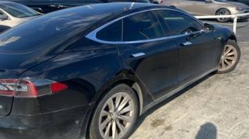 2016 Tesla Model S 5YJSA1E18GF133033