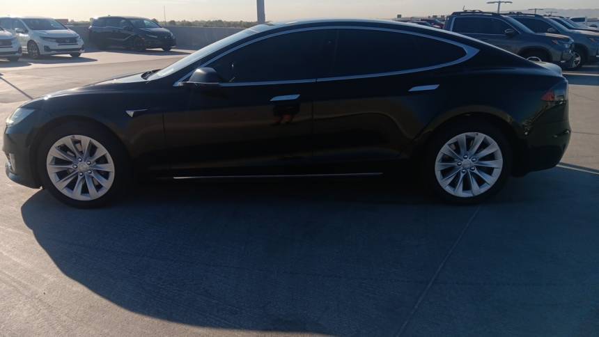 2018 Tesla Model S 5YJSA1E28JF281585