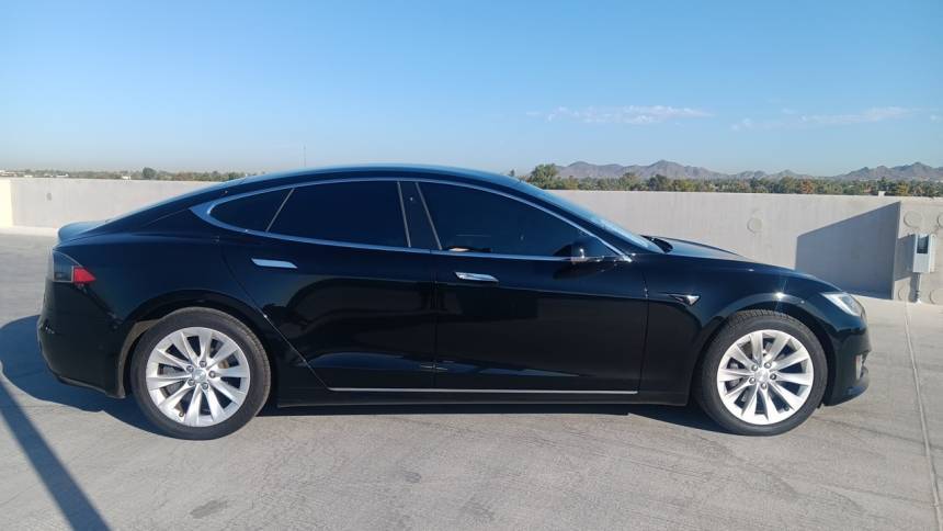 2018 Tesla Model S 5YJSA1E28JF281585