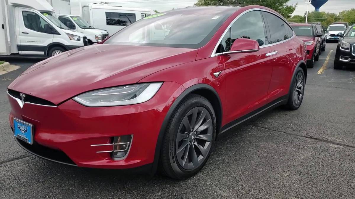 2018 Tesla Model X 5YJXCAE22JF090390