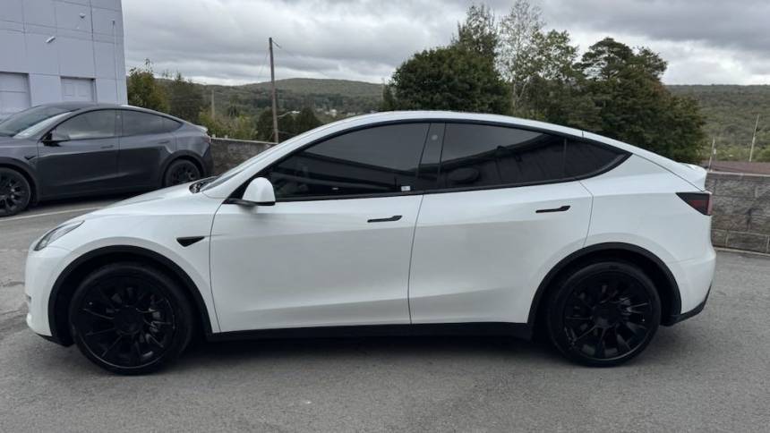 2021 Tesla Model Y 5YJYGDEE6MF108043