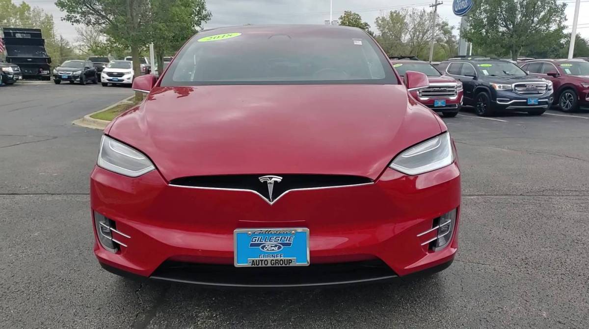 2018 Tesla Model X 5YJXCAE22JF090390