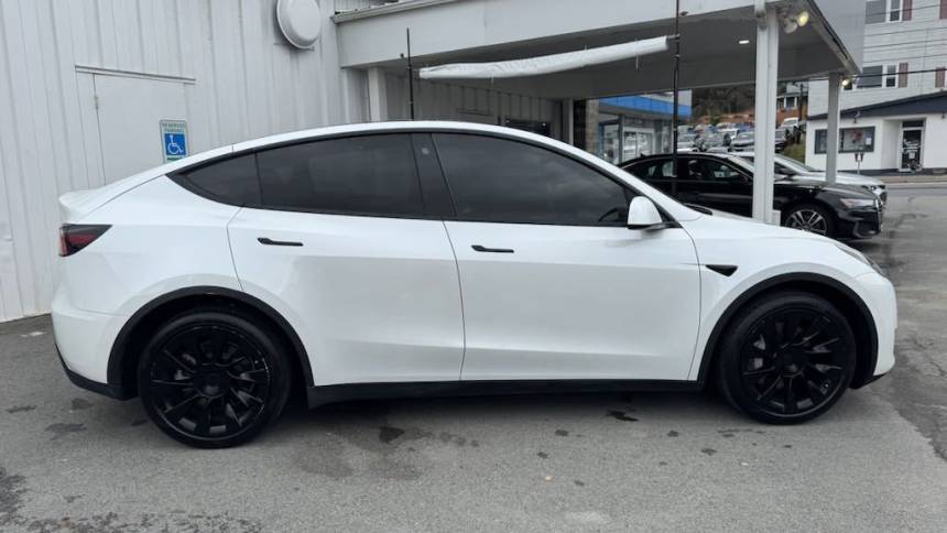 2021 Tesla Model Y 5YJYGDEE6MF108043