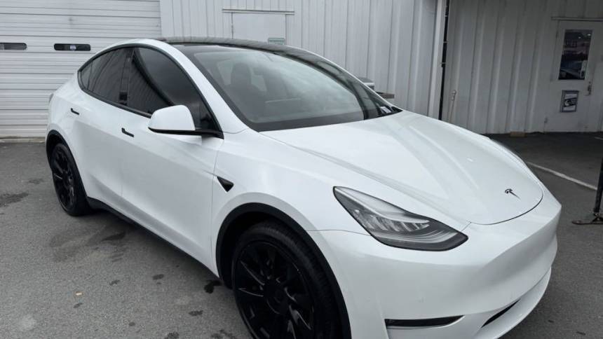 2021 Tesla Model Y 5YJYGDEE6MF108043