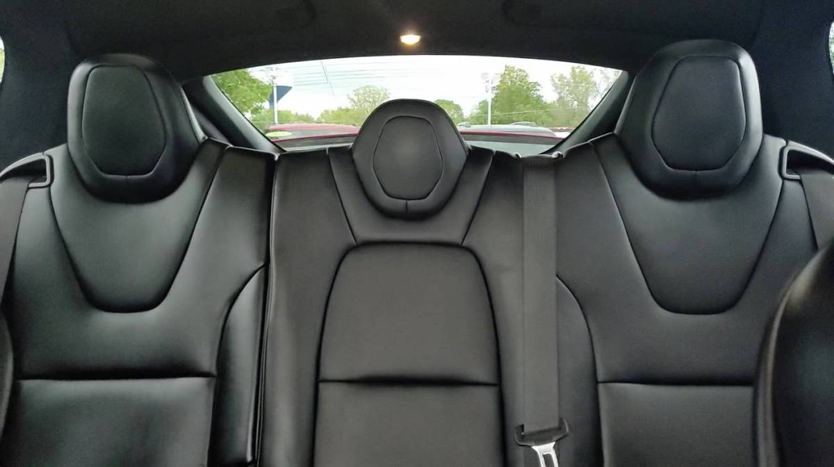 2018 Tesla Model X 5YJXCAE22JF090390