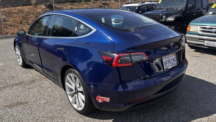 2018 Tesla Model 3 5YJ3E1EA8JF035801