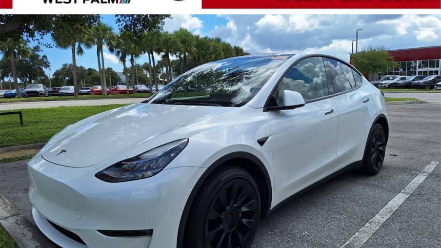 2021 Tesla Model Y 5YJYGDEE4MF270270