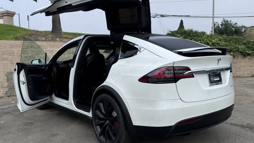 2020 Tesla Model X 5YJXCAE47LF240160